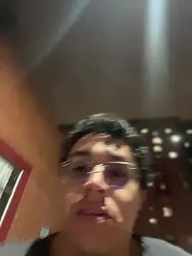 EithanBrownn live cam on StripChat
