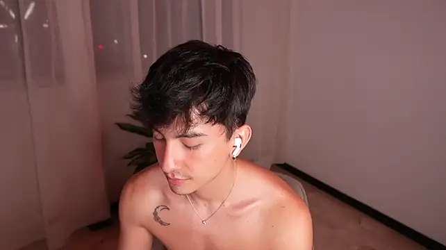 sweettaaron01 live sex cam