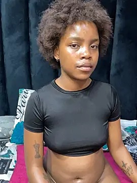 Littlebunny33 webcam