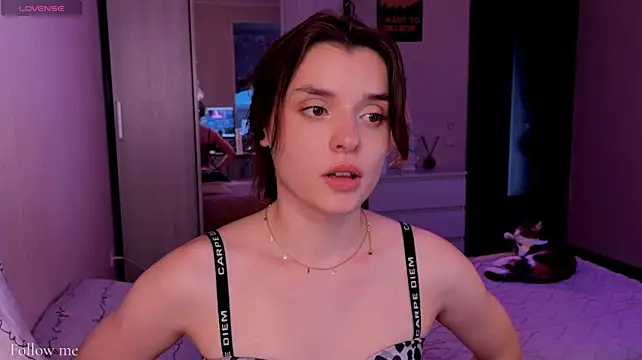 SashaMP4 live cam on StripChat