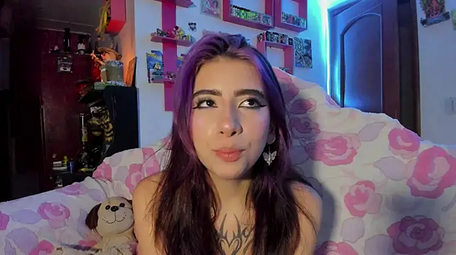 Rebecahart live cam on StripChat