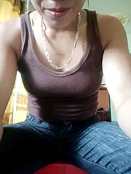 Bella-lynlyn live cam on StripChat