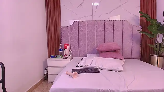 Salome_606 live cam on StripChat