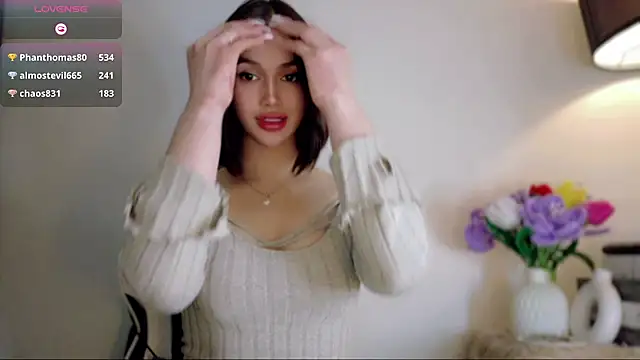 Anna_HollyDoll live cam on StripChat