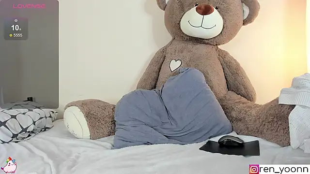 Ren_yoon live cam on StripChat