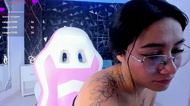 AnaiaClarck live cam on StripChat