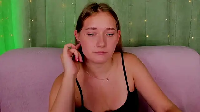 AlinaVice live cam on StripChat
