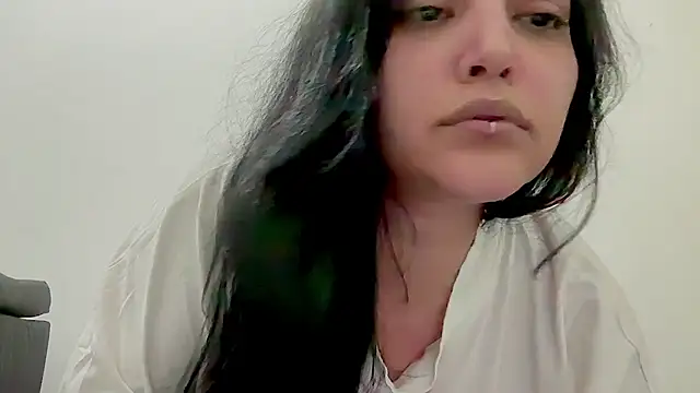 MarcellaGriffin live cam on StripChat