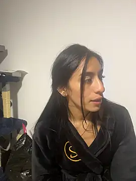 Lucyjoi live cam on StripChat
