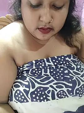 hotbhabhi011 live cam on StripChat
