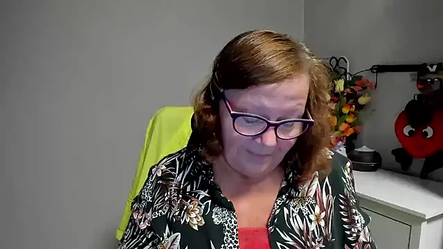 Adelewildx live cam on StripChat