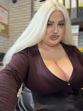Eliaden live cam on StripChat