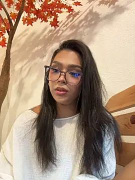 Model: Samantha_Bernardo