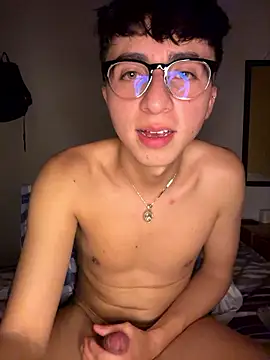 camirojas_boy (M young) - Finger into ass 👉🏼🍑