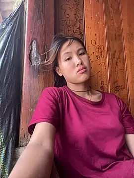 hoa_mai live cam on StripChat