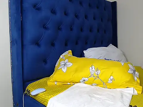 sexxygoldy live cam on StripChat