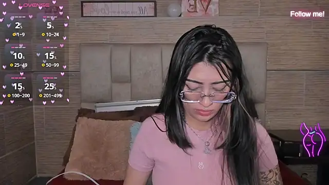 mia_devine_ live cam on StripChat