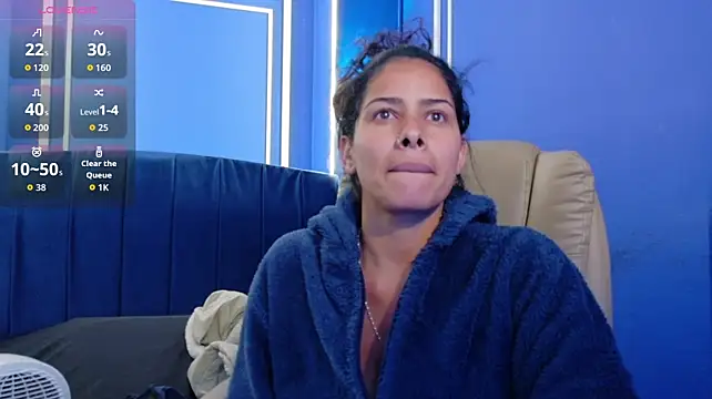 nairobi8 live cam on StripChat