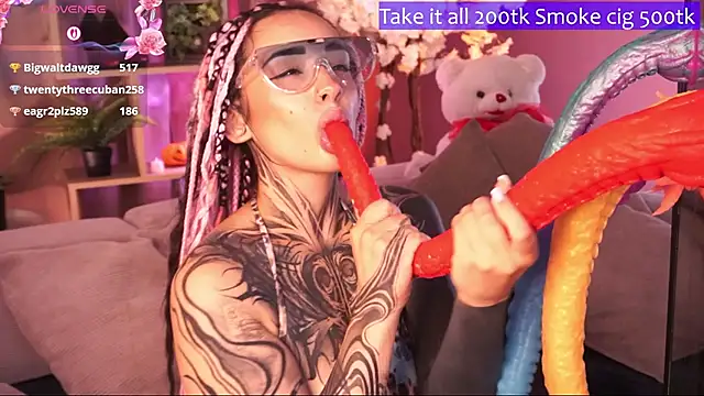 evacanton (F young) - Show Pussy close up