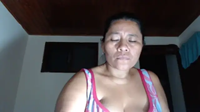 adrixxx38 live cam preview on Stripchat