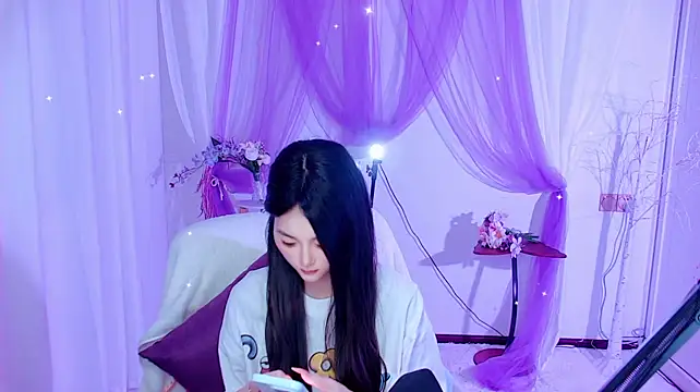 Tili_Lucky live now