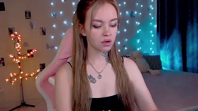 Naughty_Mable live cam on StripChat