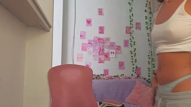 silver_grl live cam on StripChat