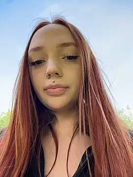 lisacatt (F teen) - touch pussy through panties