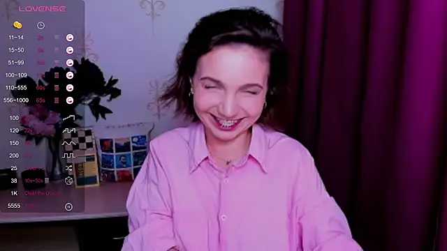 KindHazelHere_ live cam on StripChat