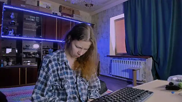 pa1e_pr1ncess (F young) - for new manicure and vids with it ;)