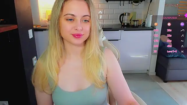 blonde_kellyy live cam on StripChat