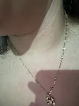 Naturalmentegostosa live sex cam