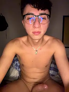 camirojas_boy (M young) - Finger into ass 👉🏼🍑