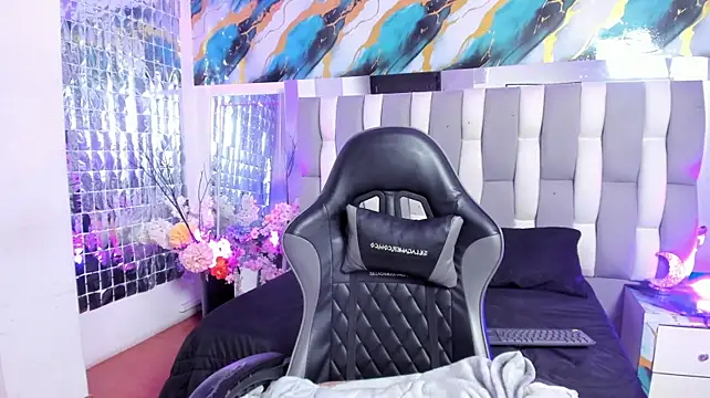 IsaDiiaz live cam on StripChat
