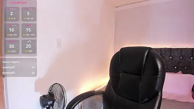 Nanaa_snow live cam on StripChat