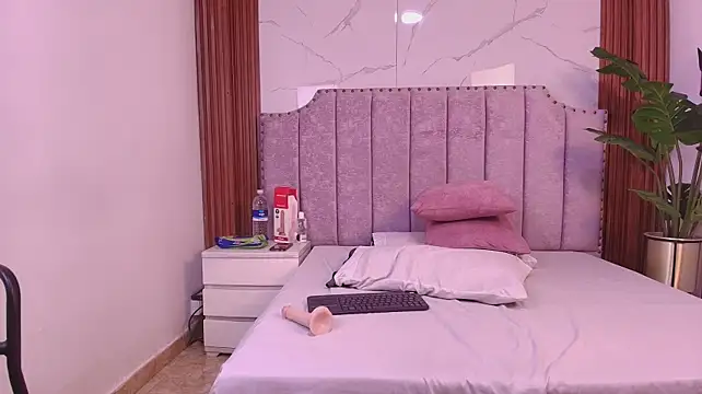 Salome_606 live cam on StripChat