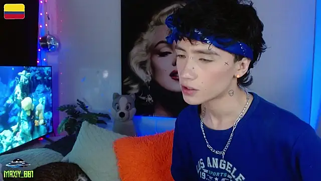 maxiy_001 live sex cam