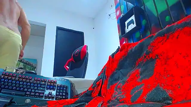 hugo_19cm live cam on StripChat