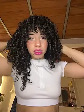 Miily_0 live cam on StripChat