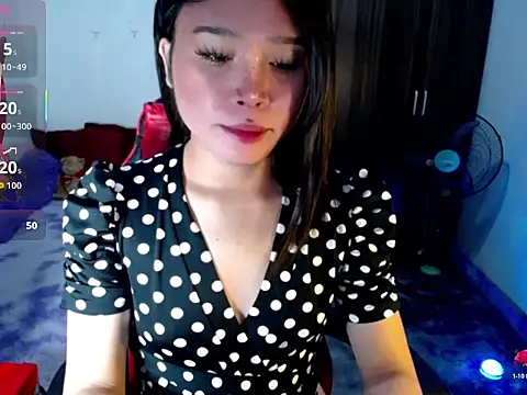 sofiathe1st live cam on StripChat