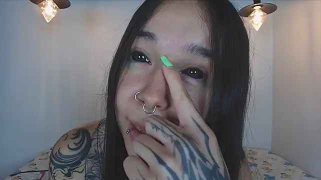 alien_eyes09 momentopname van live room op Stripchat