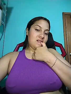 esmeralda_jadees live cam on StripChat
