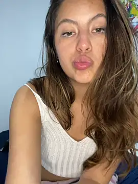 Ambar_bge live cam on StripChat