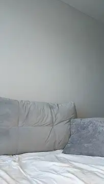 mia_roxie (F young) - Sexy strip and fuck my tight pussy