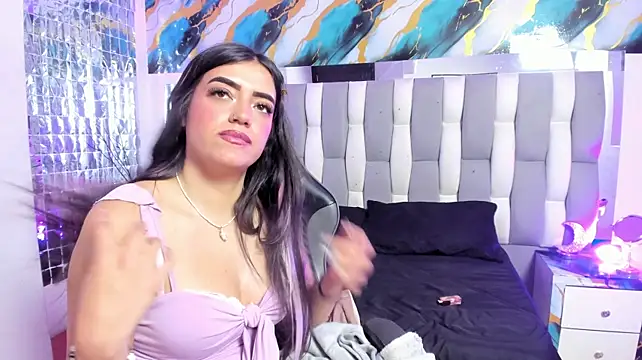 IsaDiiaz live cam on StripChat