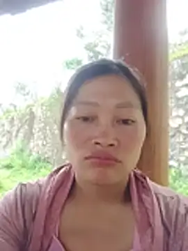 Buong-binh live cam on StripChat