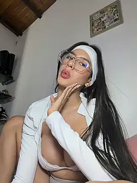 julieta_duque (F young) - fingers in my little pussy nowwww
