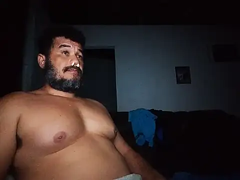 chunky guy tarra122 xxx chat