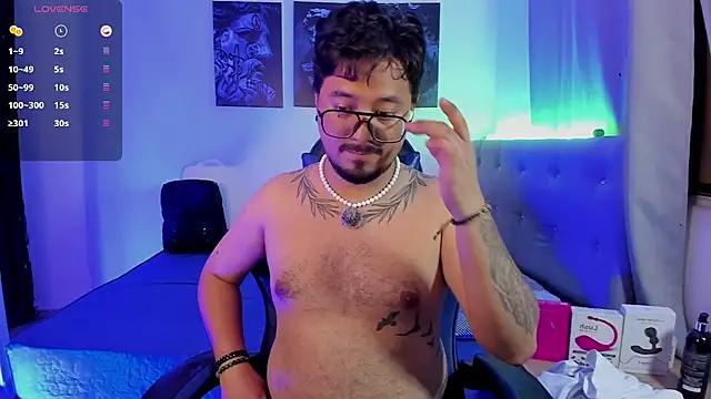 chunky guy DaviidEvans_ xxx chat