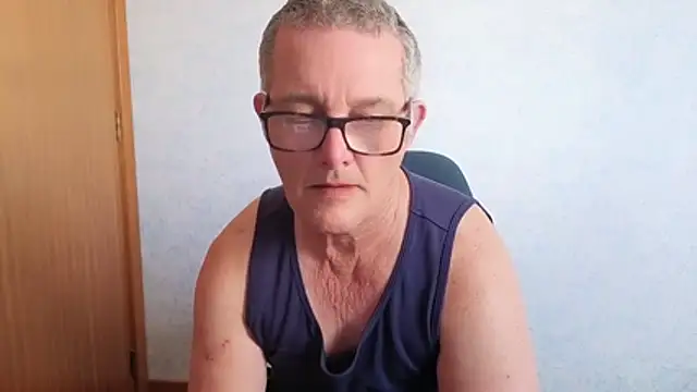 mature guy daddy_man xxx chat